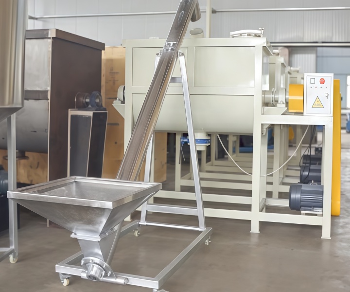 Animal additives ribbon mixer