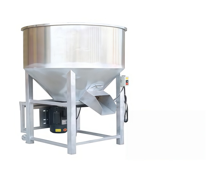 What are advantages of feed dry and wet mixer?