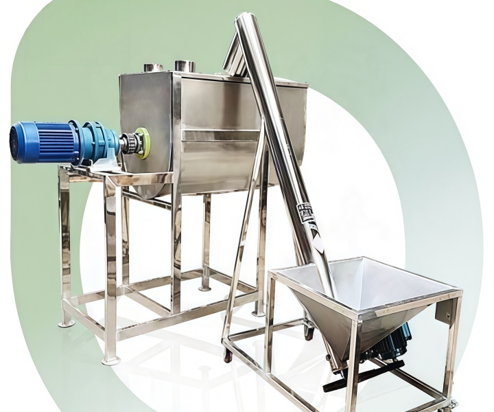 How does a dry powder mixer work?