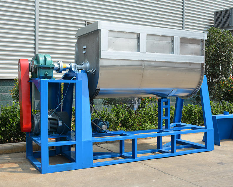 Corn chip for feed mixer